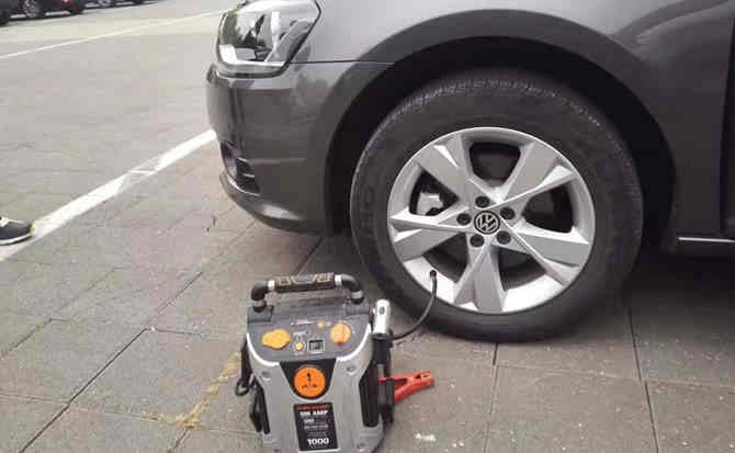 宜良汽车搭电案例